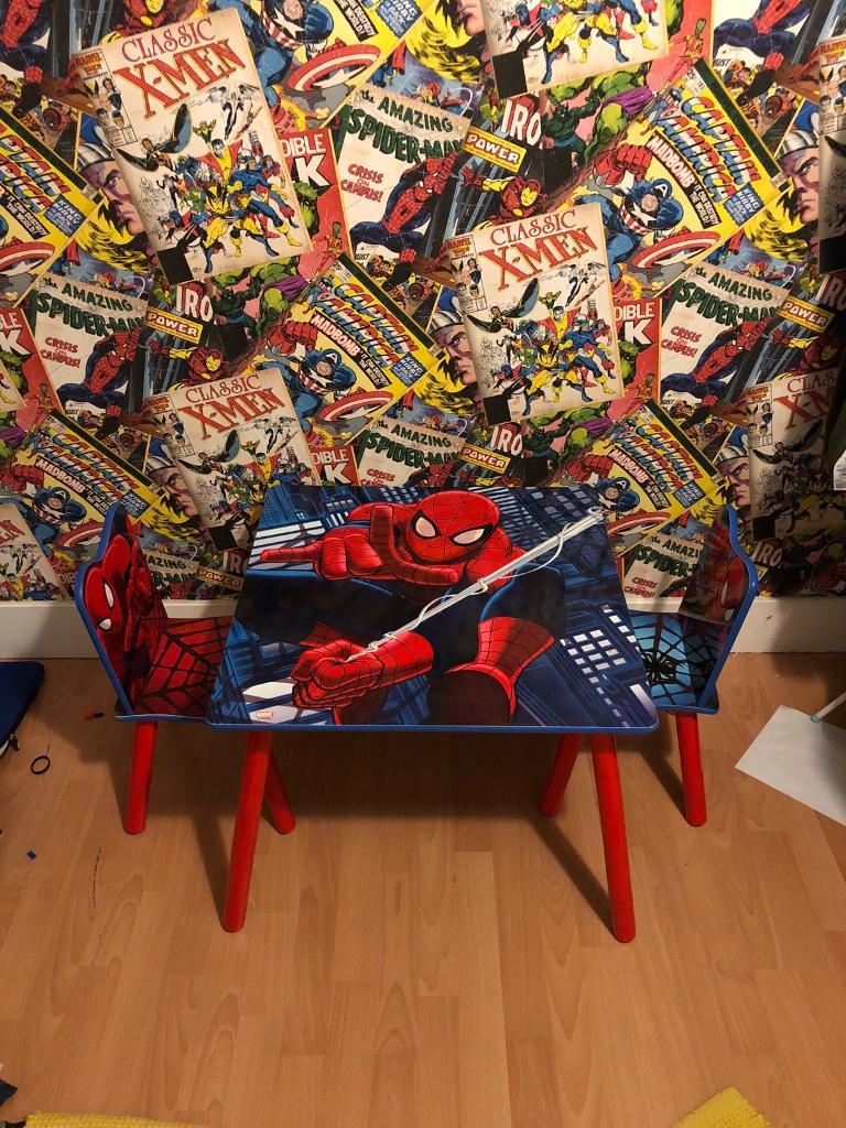spiderman table and 2 chairs